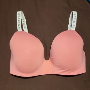 Victoria's Secret T-shirt Bra , Spellout Logo Straps Lightly Lined Wireless.34DD
